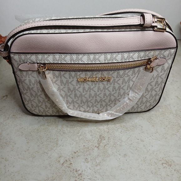Authentic Michael Kors Pink and Cream Crossbody Bag - Picture 6 of 8